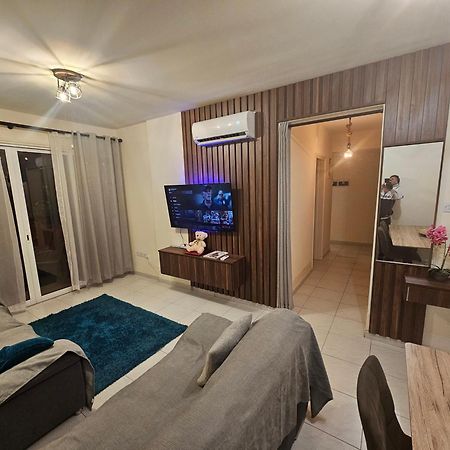 Stefaris "Koutsou Court 105" Apartamento Larnaca Exterior foto