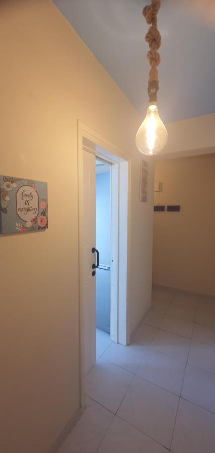 Stefaris "Koutsou Court 105" Apartamento Larnaca Exterior foto
