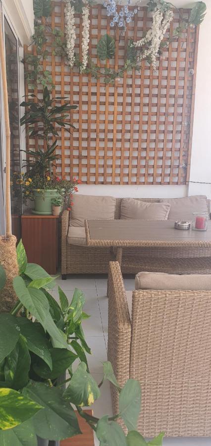 Stefaris "Koutsou Court 105" Apartamento Larnaca Exterior foto